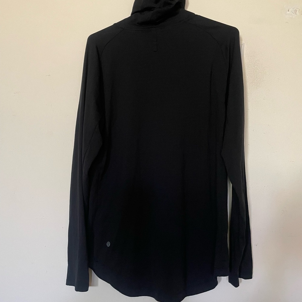Lululemon black sweater medium